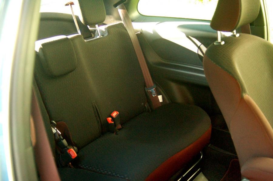  Toyota Yaris 2008 года  (фото 14 из 38)